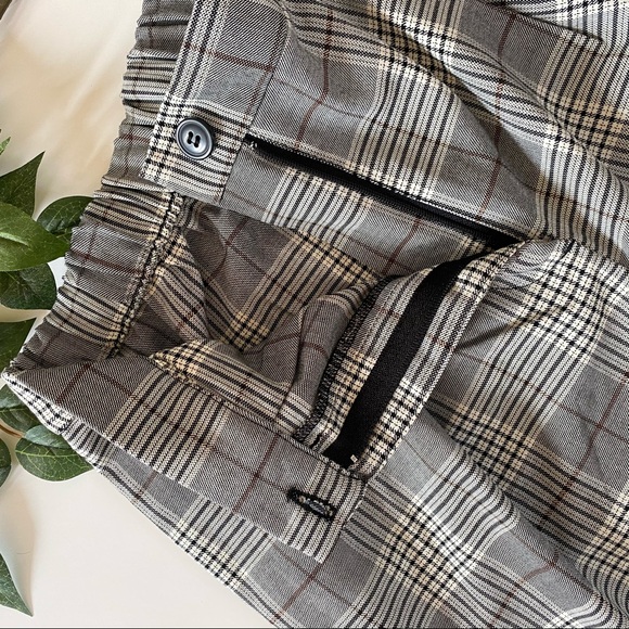 Plaid Ankle Length Pleated Trousers - Picture 4 of 6